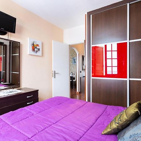 Apartamento En Primera Linea De Playa Con Aire Acondicionado Арона Екстер'єр фото
